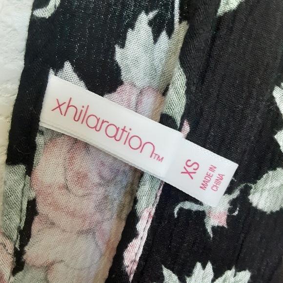 🌺Xhilaration Peony Floral Crop Top🌺 - Picture 8 of 8